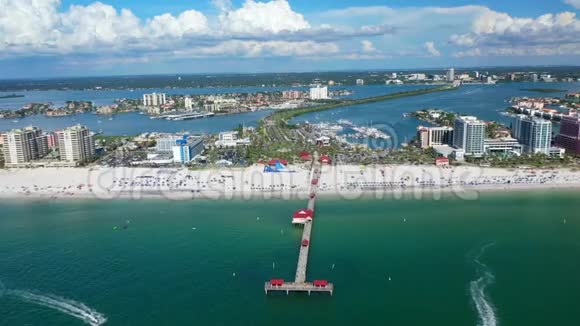 佛罗里达清水滩美丽的空中景色视频的预览图