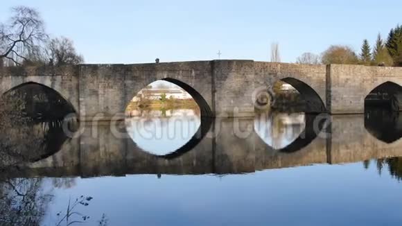 利莫格斯一座著名桥梁的时间流逝视频的预览图