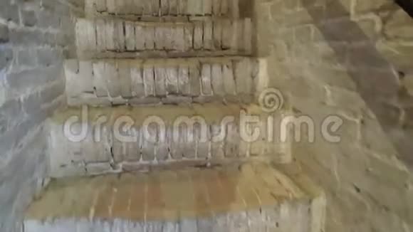 古木城堡楼梯视频的预览图