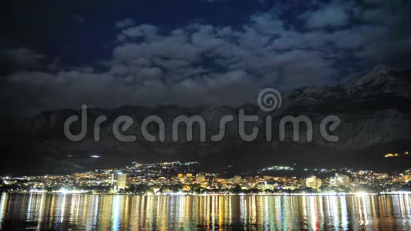 2015年夏季夜晚的Makarska视频的预览图