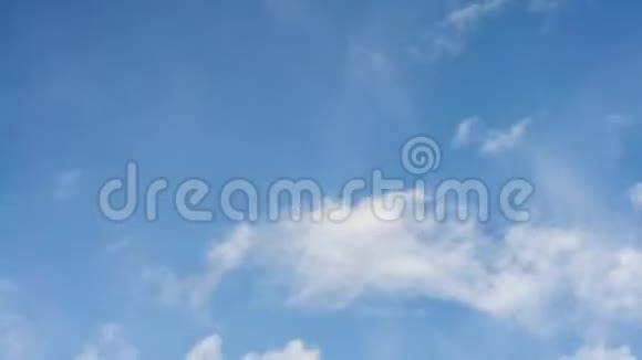 4夏日晴朗的一天蓝天白云的K时程视频的预览图