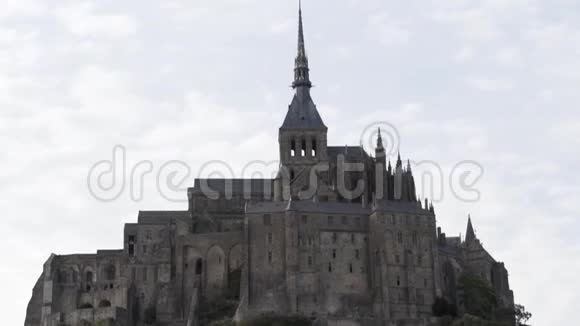 圣米歇尔山法国诺曼底建筑概念行动中世纪修道院在同名山上视频的预览图