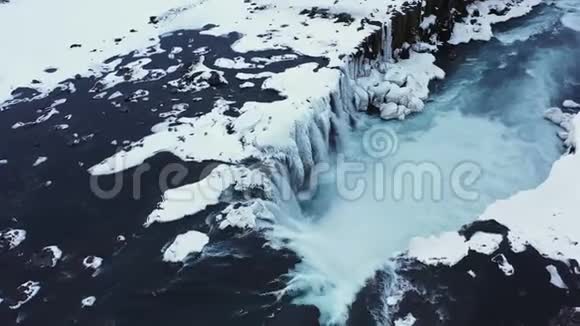 冰瀑冰岛雪湖空中视频的预览图