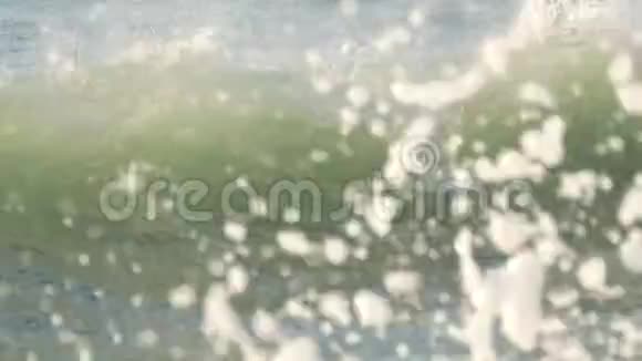 带泡沫的风暴海波宁静的海洋景观视频的预览图