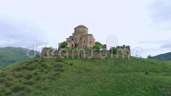 空中观景吉瓦里教堂美丽的六世纪格鲁吉亚东正教修道院视频的预览图