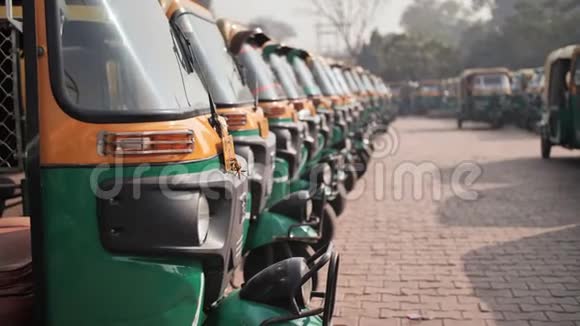 印度出租车黄包车接连曝光视频的预览图