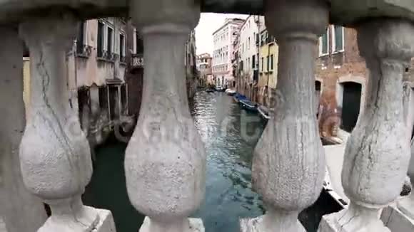 意大利威尼斯有建筑物和峡谷的水道视频的预览图