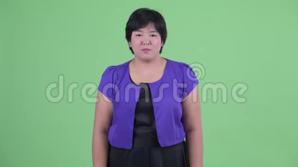 快乐年轻体重超标的亚洲女人视频的预览图
