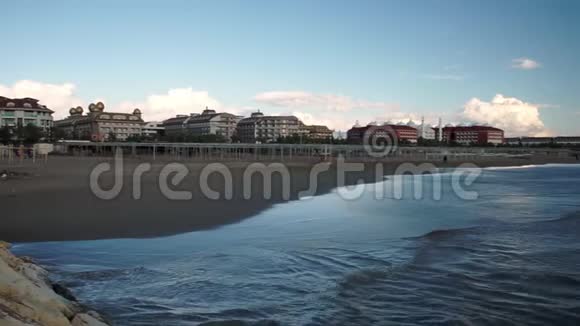 土耳其海滩和沿海酒店景观视频的预览图