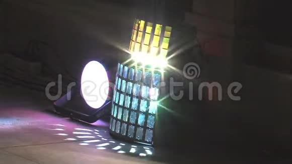 保加利亚Kranevo酒店大楼灯光表演视频的预览图