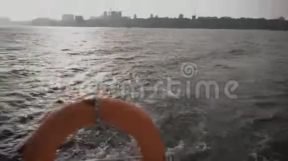 从游艇背面观看黑海乌克兰敖德萨视频的预览图