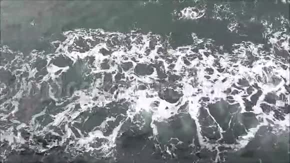 海波的鸟瞰图视频的预览图
