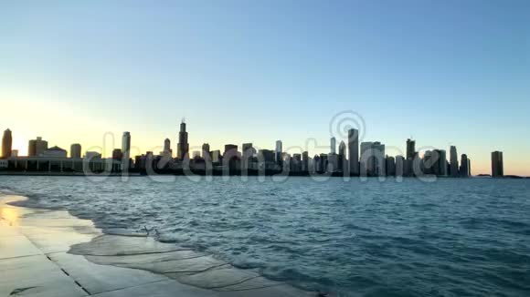 日落时分的芝加哥天际线视频的预览图