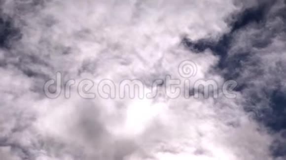 云在天空中超移视频的预览图