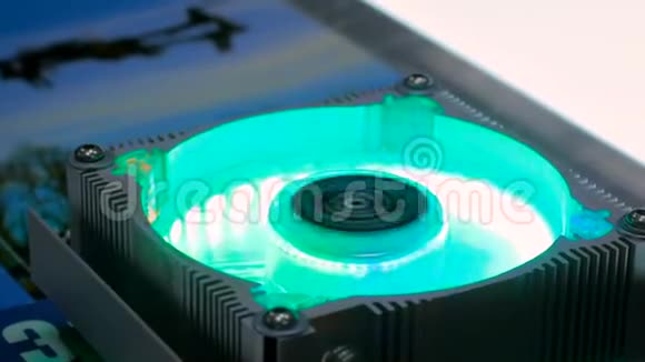 带有RGBLED灯的计算机冷却器视频的预览图