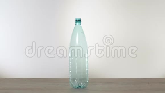 用玻璃瓶代替塑料瓶视频的预览图