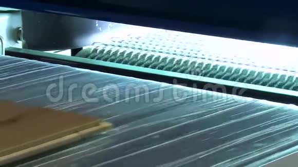 层压地板生产线视频的预览图