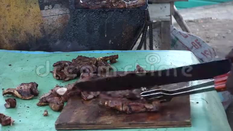 加勒比地区的一家猪肉店视频的预览图