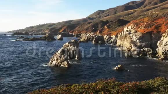 在加州大苏尔海岸的清醒点的一张照片视频的预览图