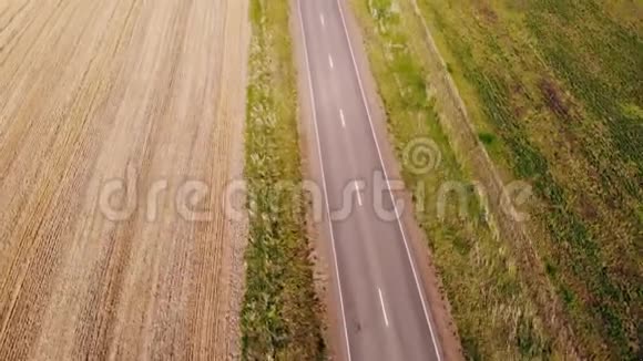 农村的空路无人驾驶飞机的空中景观视频的预览图