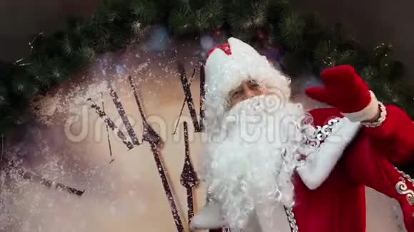 弗罗斯特神父圣诞老人在巨大的时间里欢欣鼓舞视频的预览图