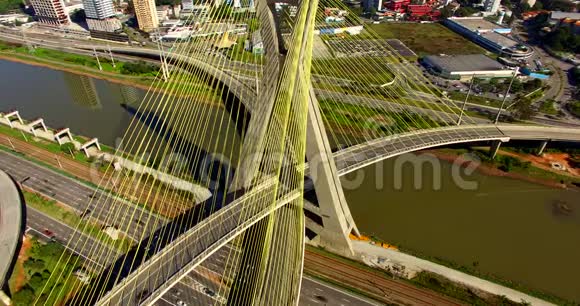 巴西圣保罗斜拉桥空中录像视频的预览图