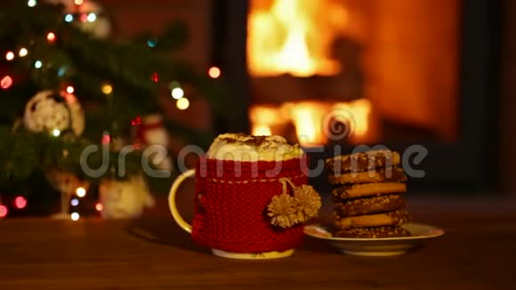 为圣诞老人准备的饼干和热巧克力视频的预览图