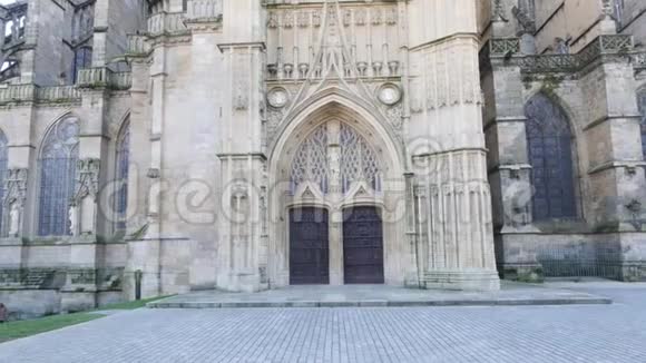法国的利摩日大教堂视频的预览图