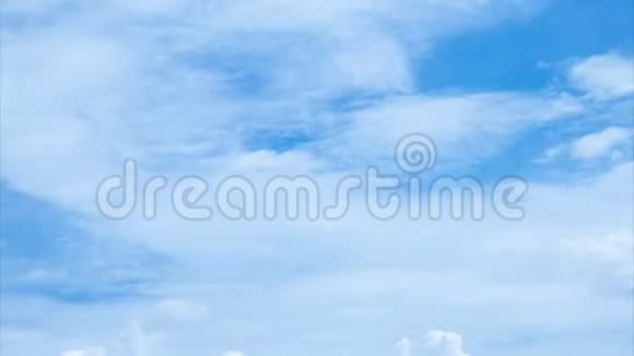 美丽的云彩天空运动时间流逝视频的预览图