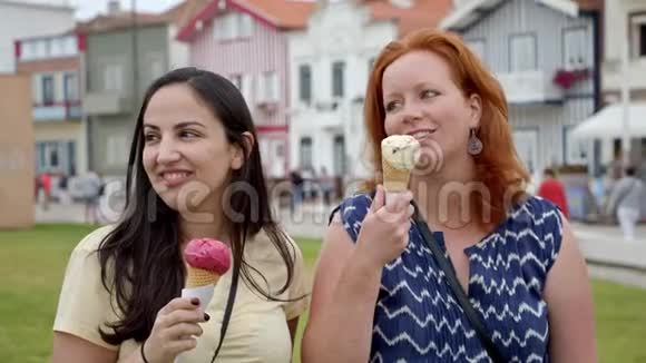 夏日炎炎美味的冰淇淋视频的预览图