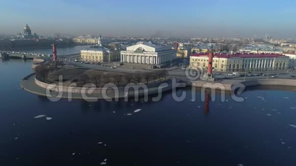 瓦西里耶夫斯基岛的唾沫俄罗斯圣彼得堡空中录像视频的预览图