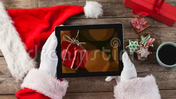 数码平板电脑圣诞动画展示圣诞礼物视频的预览图