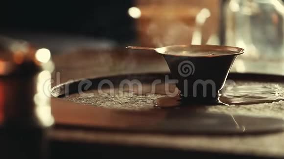中国茶叶金属过滤仪式视频的预览图