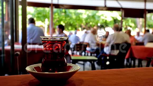 喝土耳其茶视频的预览图