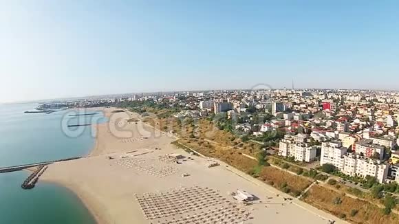 罗马尼亚托米斯海滩康斯坦塔鸟瞰图视频的预览图