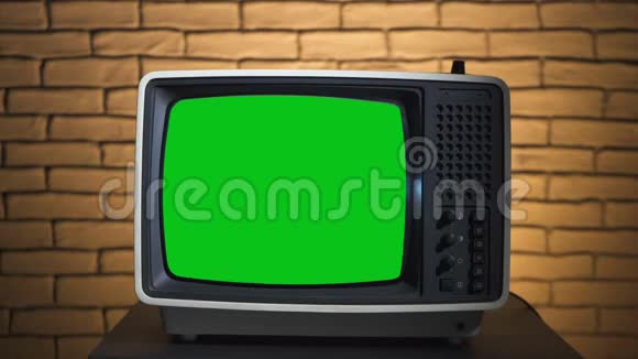 绿色屏幕开启复古电视的视频视频的预览图