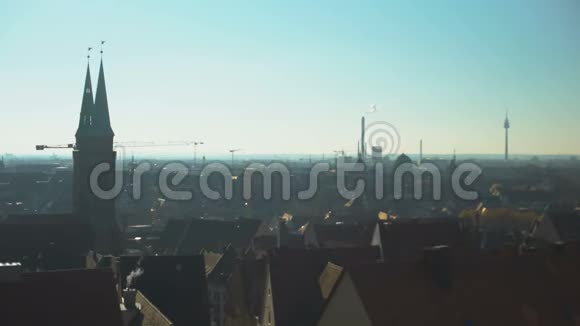德国欧洲古城市中心全景红顶鸟瞰旅游视频的预览图
