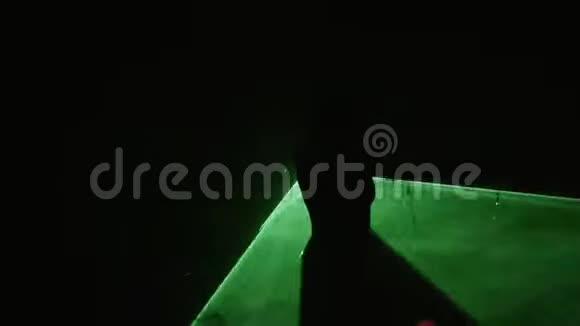 闪光绿色激光环形组合物视频的预览图