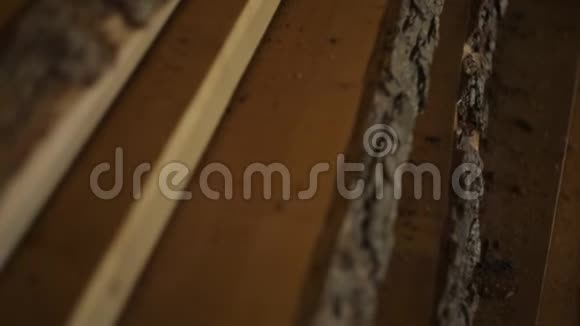 锯木厂用于木材的加工和加工制造木制品木板动力锯床视频的预览图