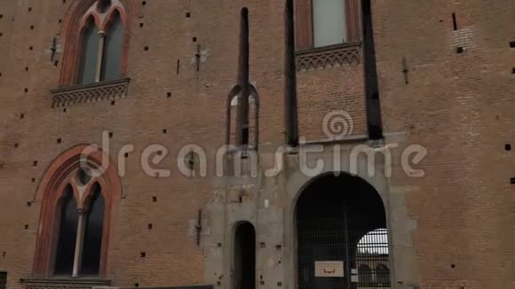 意大利帕维亚的卡斯特洛维斯康托城堡城墙视频的预览图