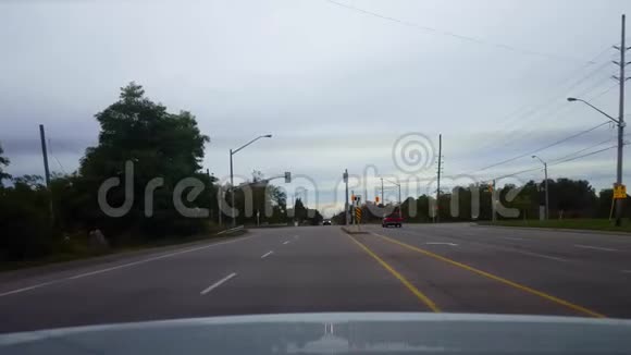 后景从后车驾驶农村公路下翻日车景点及车后乡村街视频的预览图