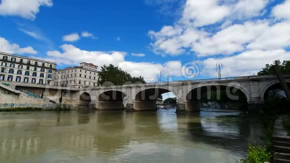 意大利罗马提伯河大桥视频的预览图