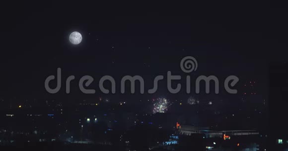 米兰夜城全景满月闪烁的星星视频的预览图