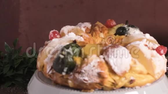波洛做雷伊或国王蛋糕视频的预览图