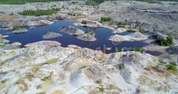 空中运动到老石场的裸石岛视频的预览图