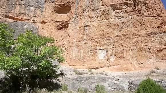 贾拉巴旁边BarrancodelaHozSeca峡谷的攀登细节视频的预览图