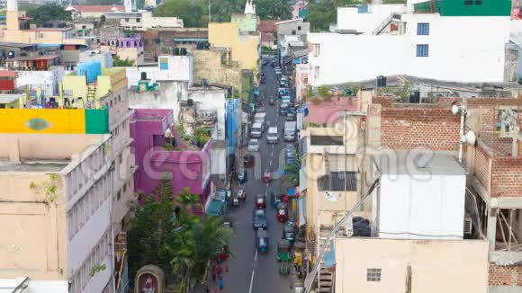 斯里兰卡狭窄道路空中交通中的科伦坡老城区视频的预览图