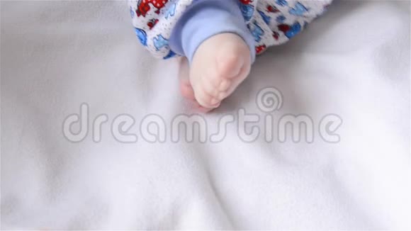 宝宝会移动腿视频的预览图