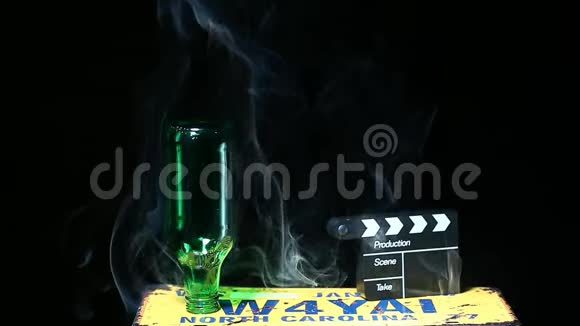 金属板烟空瓶拍板高清镜头无人视频的预览图