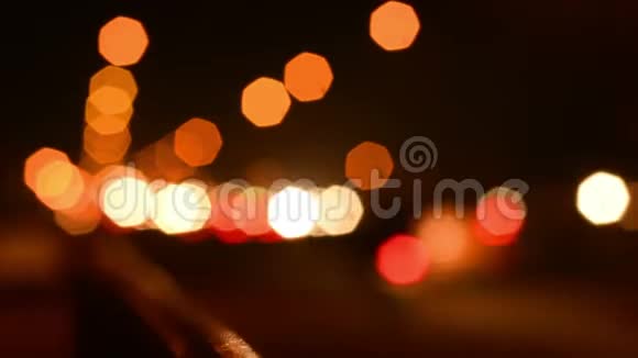 散焦交通灯视频的预览图